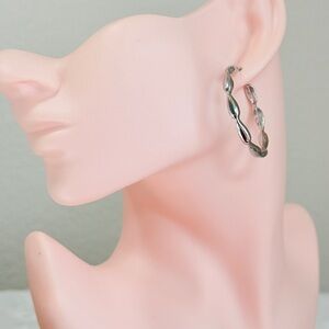 ⚜️ Minimalist Silver Stud Earrings